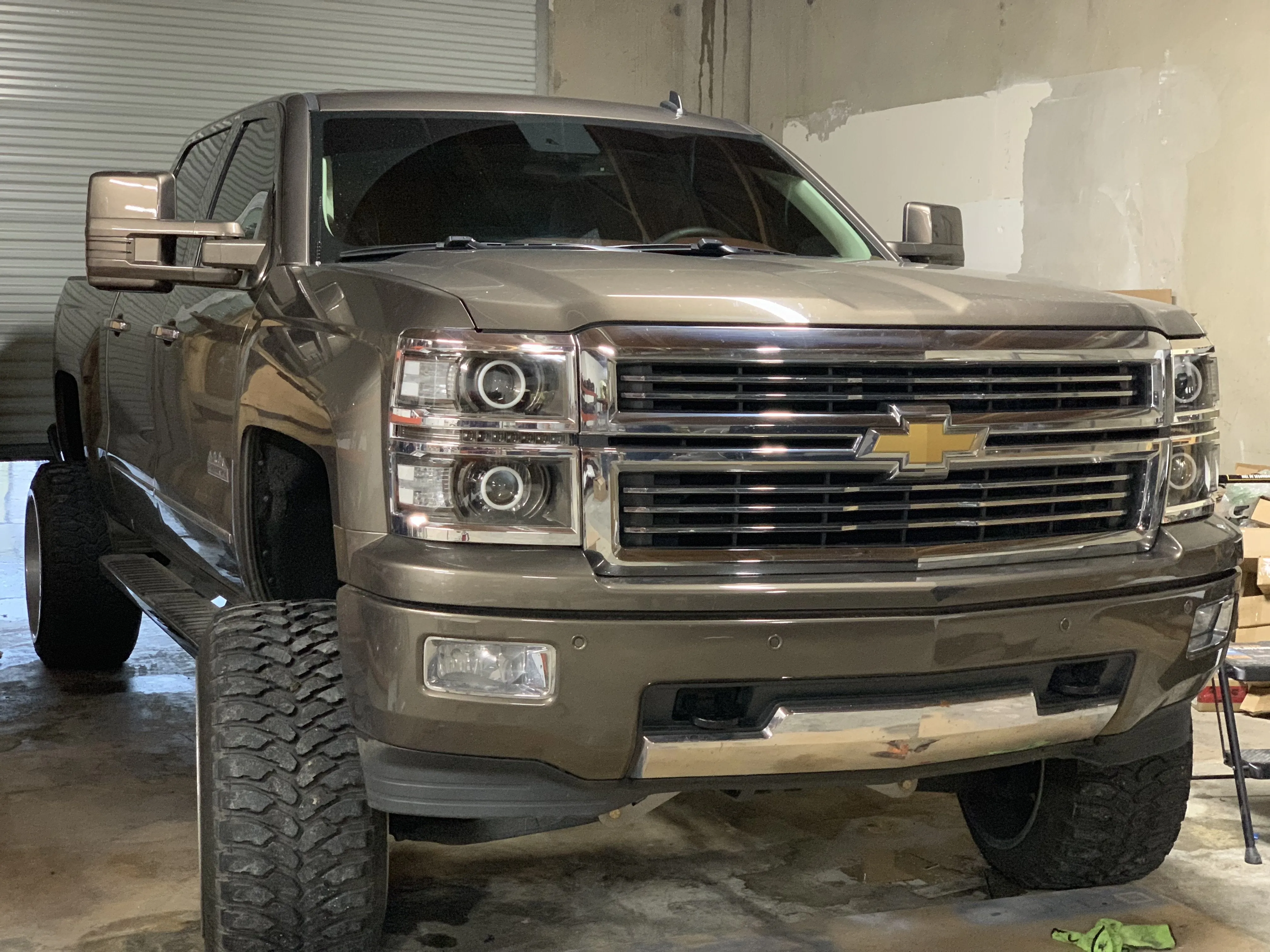 2014-2015 1500 Chevy Silverado Projector-Style Headlights