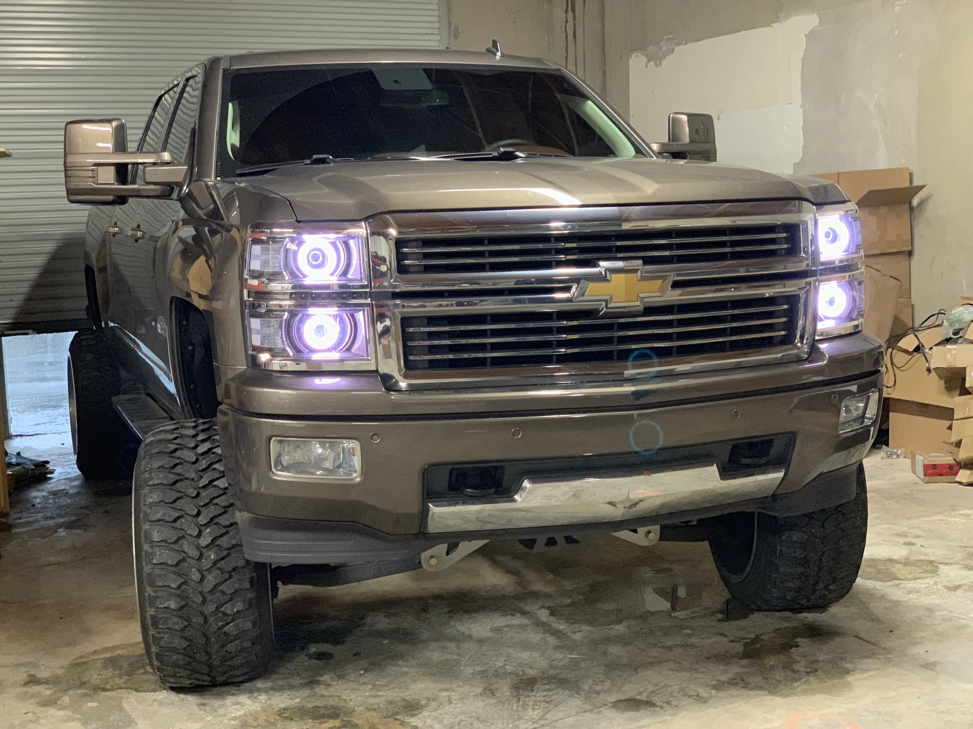 2014-2015 1500 Chevy Silverado Projector-Style Headlights