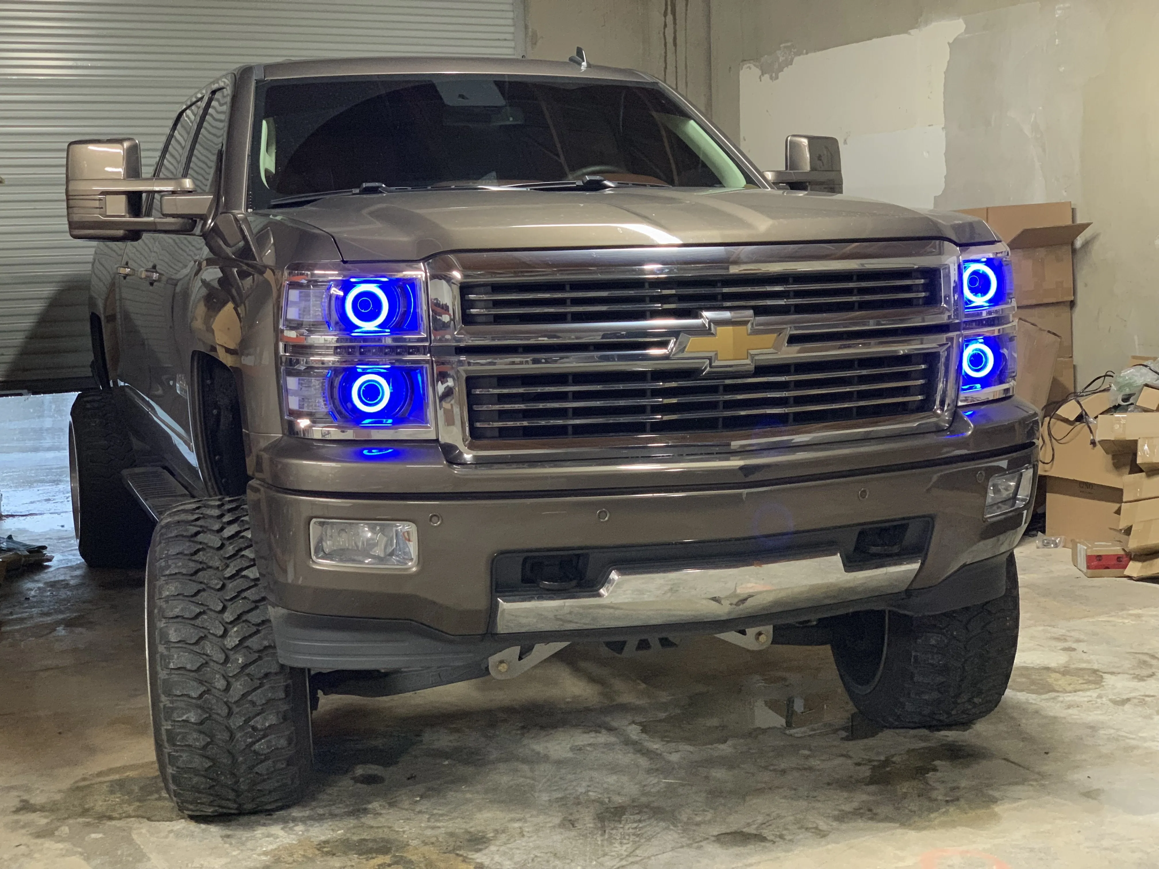 2014-2015 1500 Chevy Silverado Projector-Style Headlights