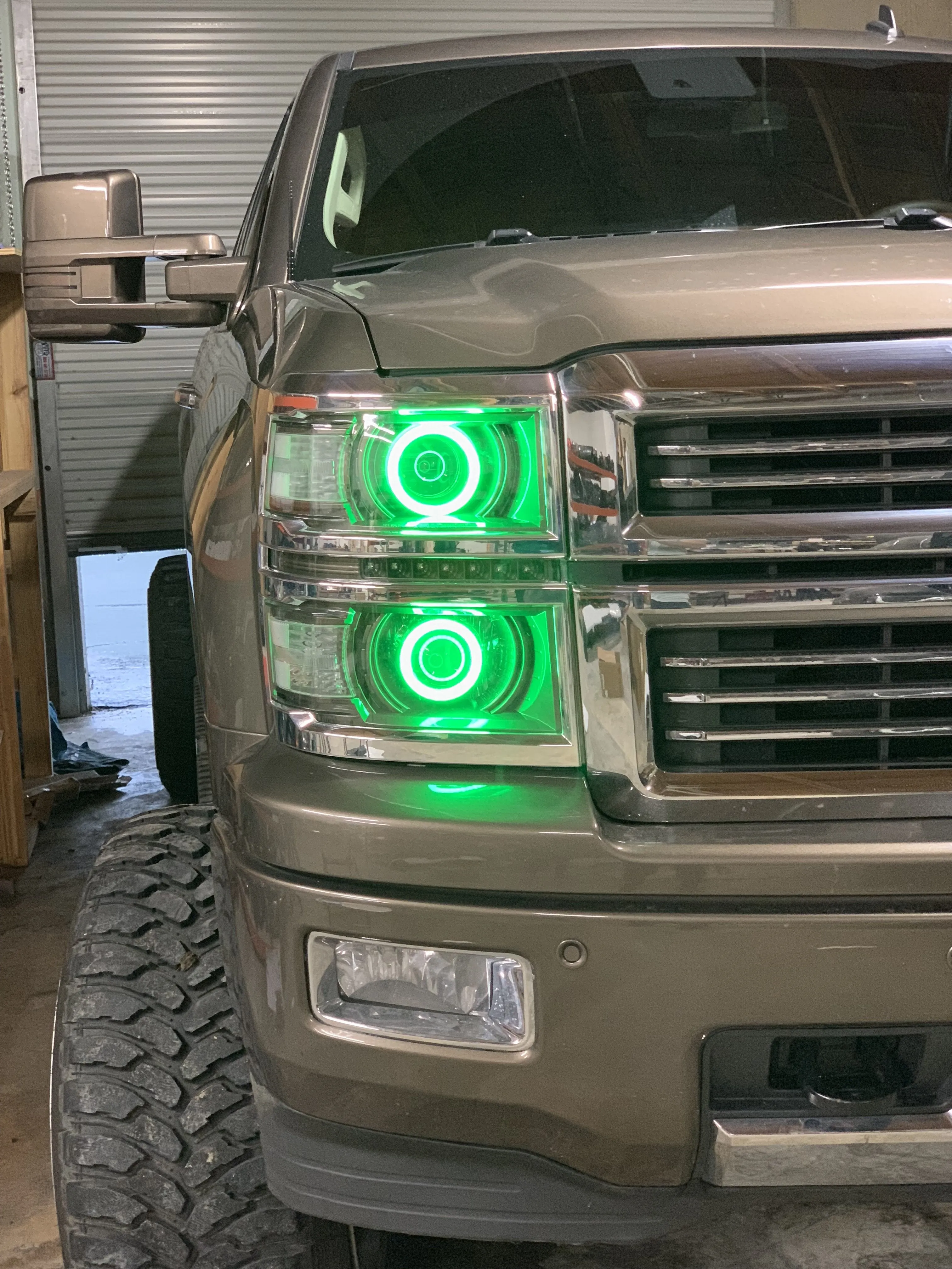 2014-2015 1500 Chevy Silverado Projector-Style Headlights