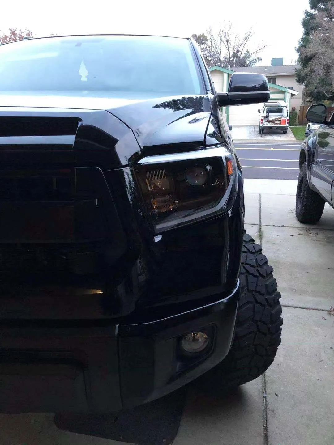AlphaRex Dual LED Projector Headlights Toyota Tundra (07-13) LUXX Series w/ DRL Light Tube - Black / Chrome