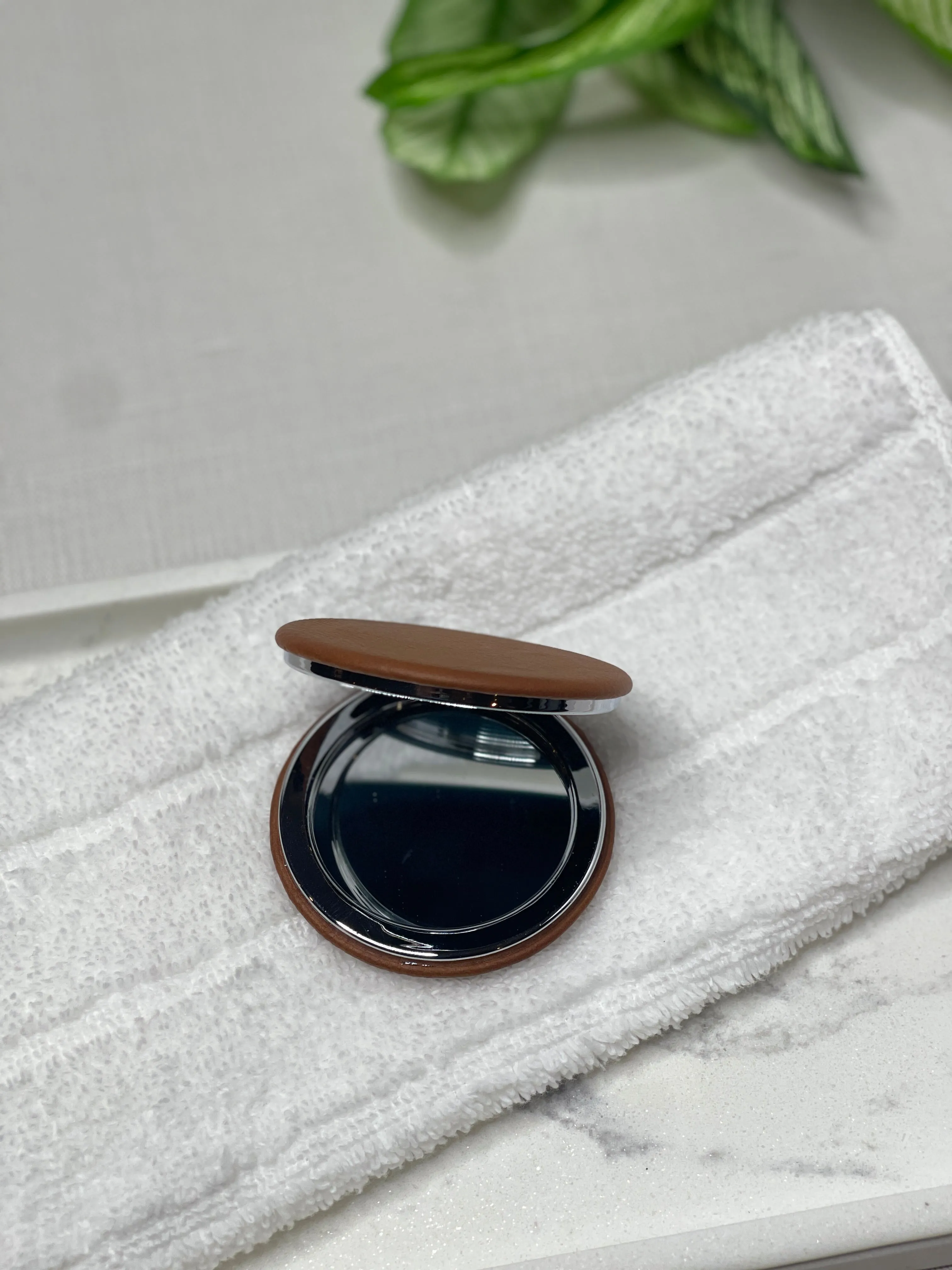 Double Mirror Compact