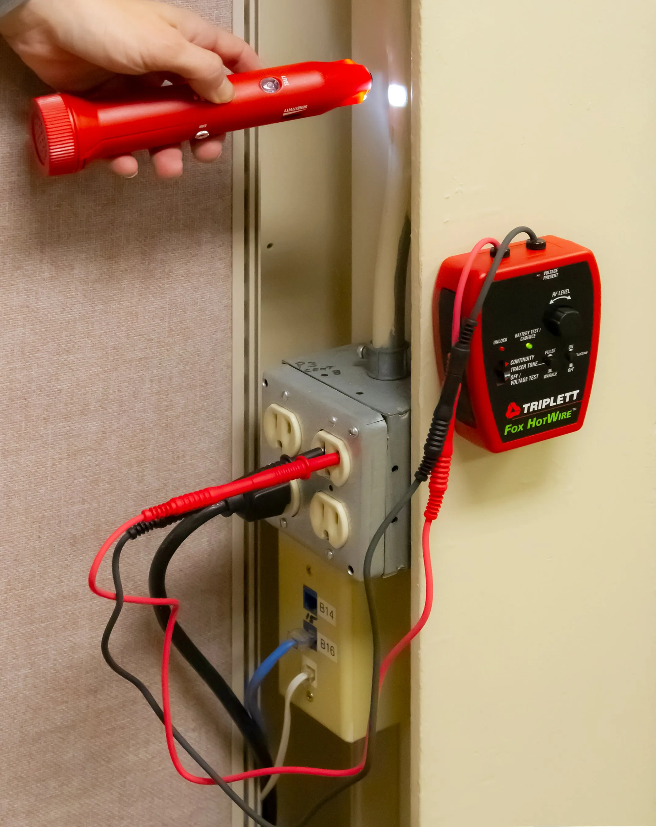 Fox & Hound HotWire™ Live Wire Tone & Probe Kit: Trace Live 120/220VAC Power Lines - (3388)