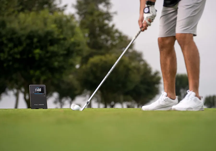 Full Swing KIT Launch Monitor and Golf Simulator