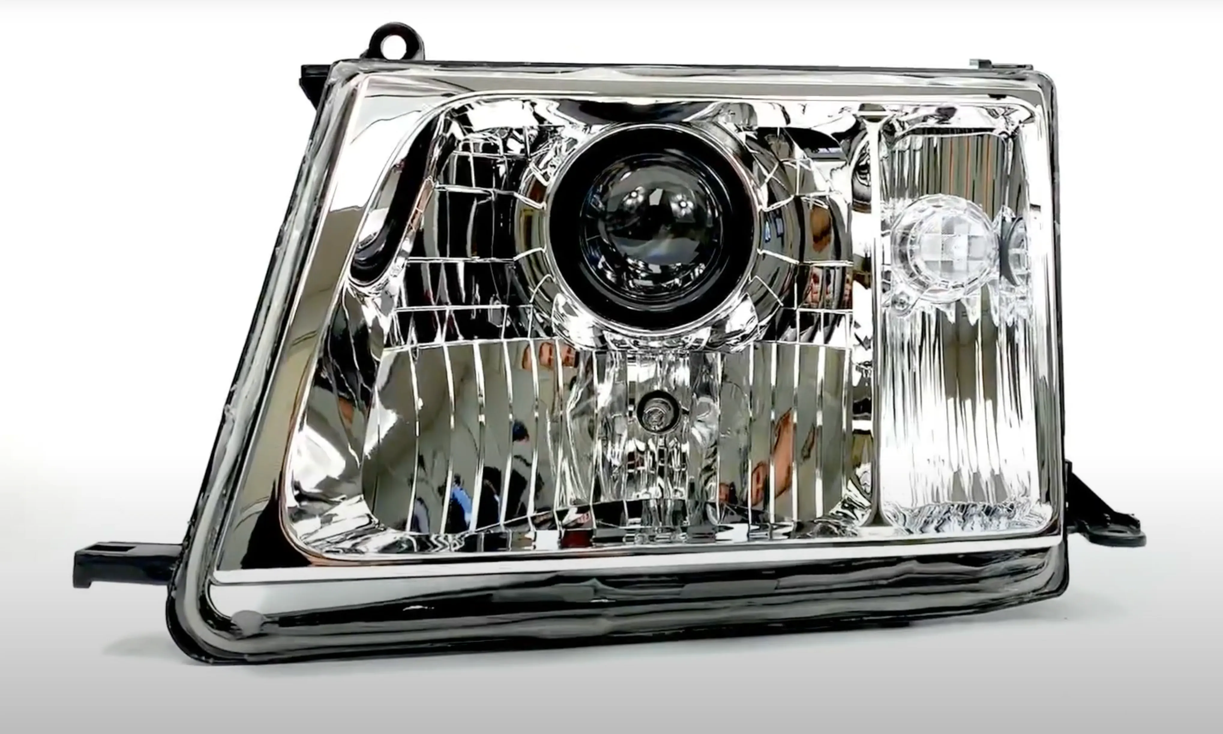 Lightwerkz 100 Series Toyota Land Cruiser Headlights (1998-2005)