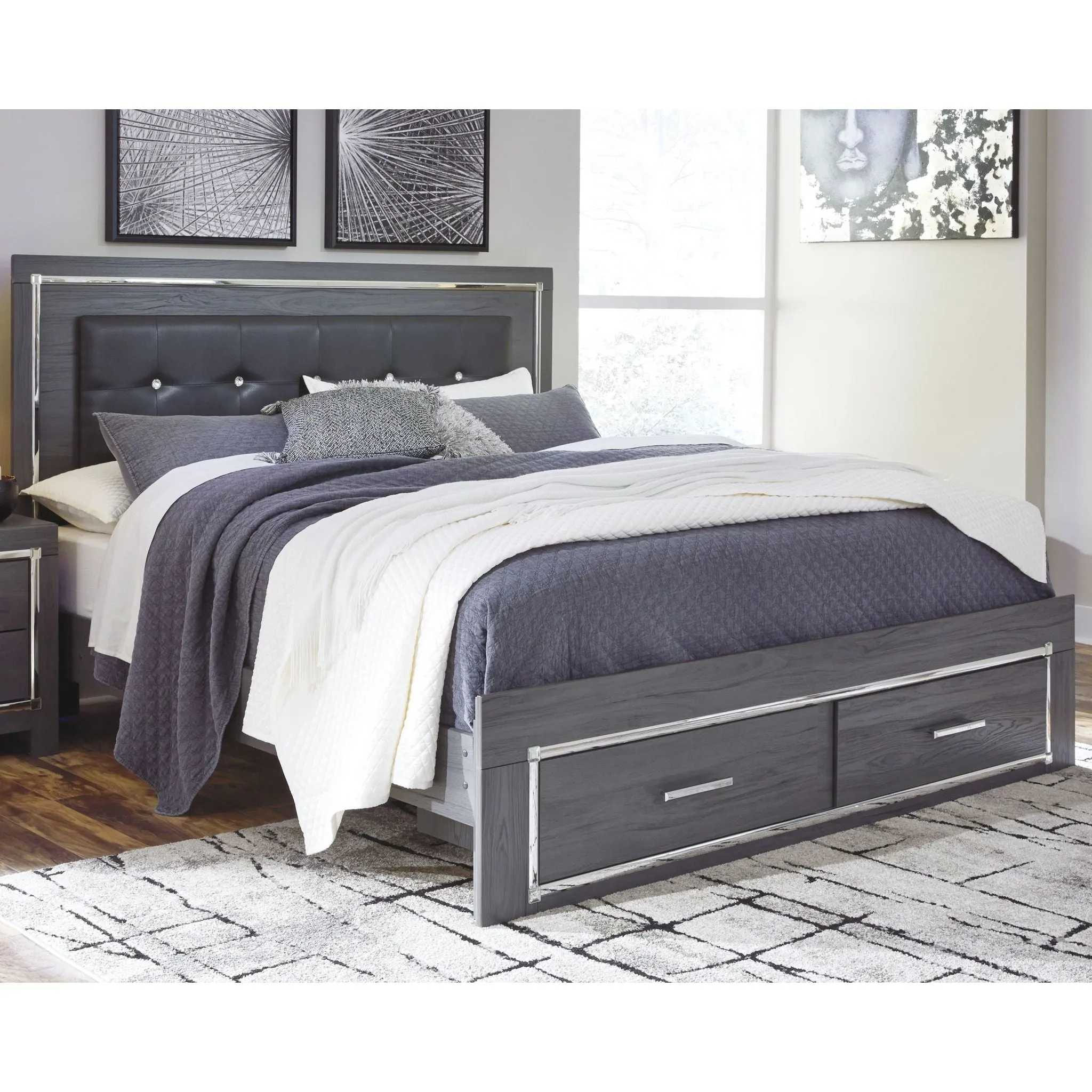 Lodanna Storage Platform Bed