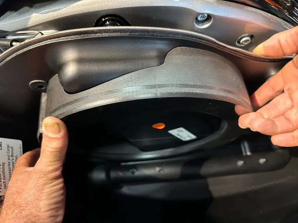 Nagy's Customs 10" 2024 Harley CVO Midbass Subwoofer Saddlebag Rings