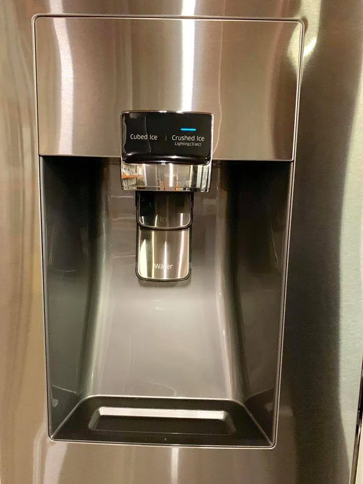 Samsung Counter Depth Family hub 4 flex door refrigerator In stainless steel