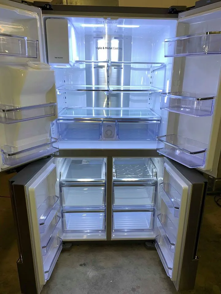 Samsung Counter Depth Family hub 4 flex door refrigerator In stainless steel