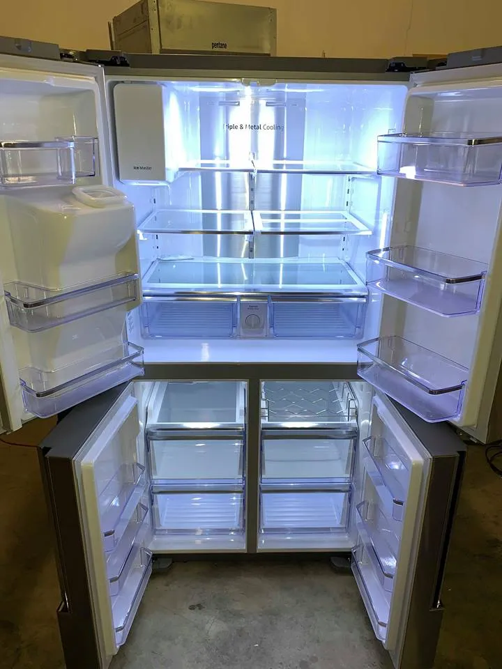 Samsung Counter Depth Family hub 4 flex door refrigerator In stainless steel